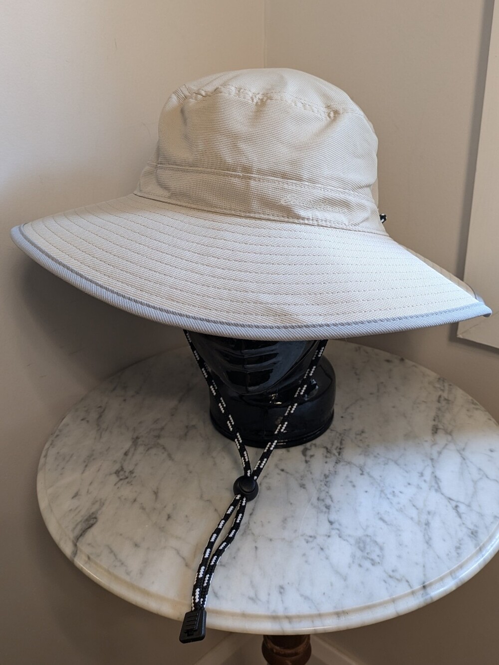 Eddie Bauer Wide Brim Sun Hat with Chin Cord Outdoor Adventure Hiking